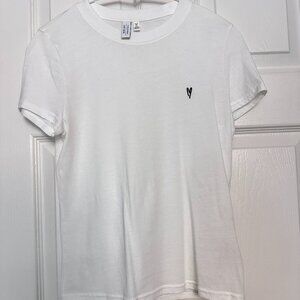 heart embroidered white t-shirt